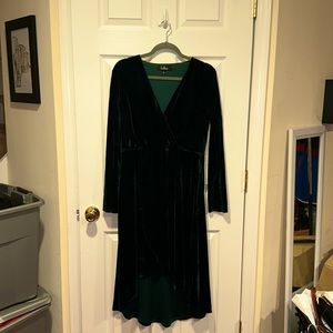 LuLus Green Velvet Dress